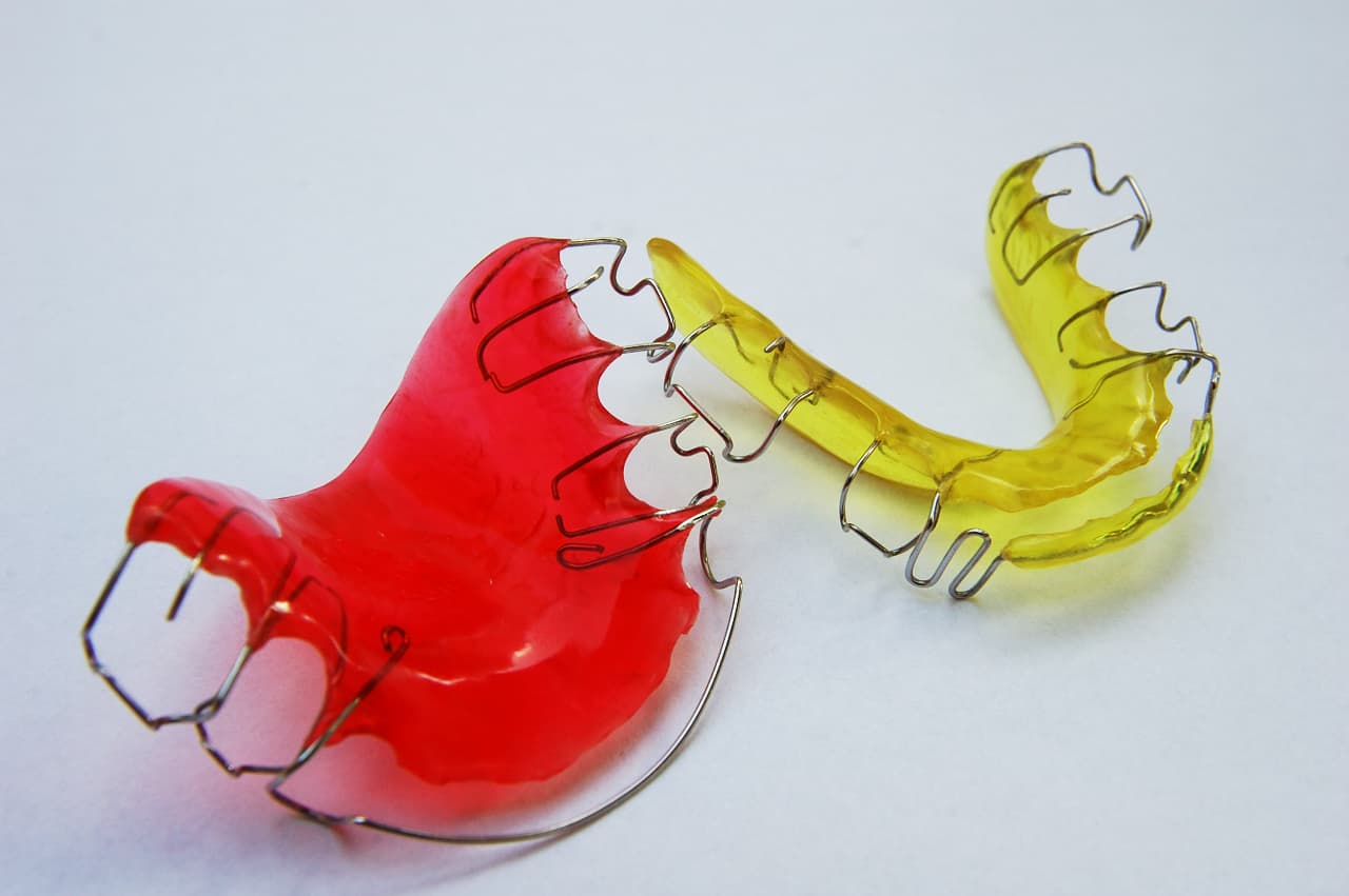 how much does it cost to replace a plastic retainer